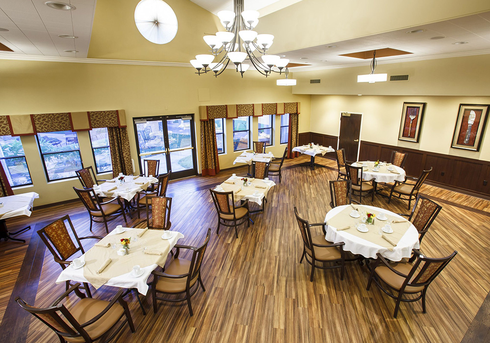 Parkvista 1000x700 11 Large dining room with all of the tables set