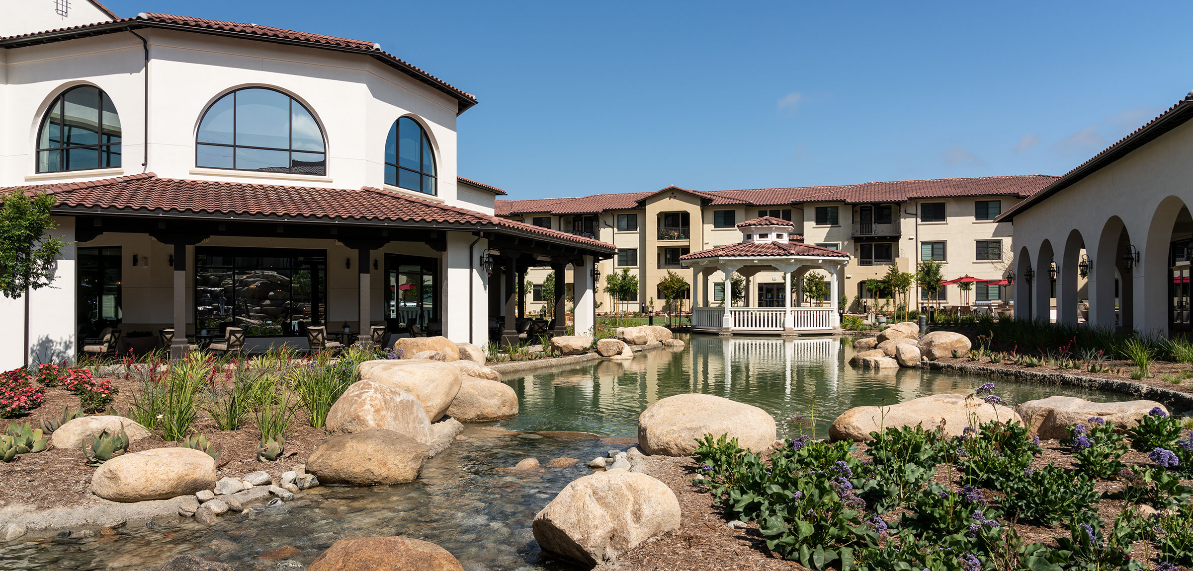 the Reata Glen courtyard at midday